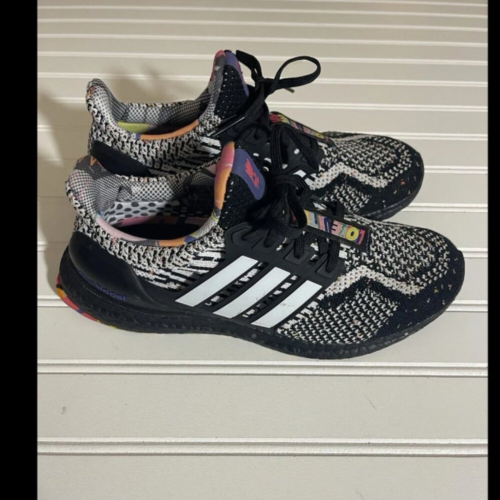 ADIDAS Ultraboost 5.0 DNA LOVE UNITES PRIDE Running Shoes Mens 7 Black Unisex